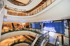 <b>上海瑞虹新城无限公司高级贸易总监雷艳</b>